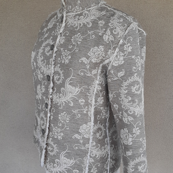 Chico's Women's Jacket Brocade Fuax Fur Fringe - Picture 3 of 15